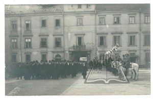 (Consiglio di Reggenza). Intromissione del Consiglio di Reggenza nel Castello del Re. a Varsavia il 15 ottobre 1917.