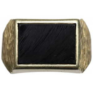 Poland, Gold signet ring with onyx