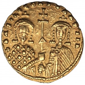 Byzanz, Basilius II. und Konstantin VIII., Festes Konstantinopel
