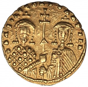 Bizancjum, Bazyli II i Konstantyn VIII, Solid Konstantynopol