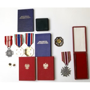 Ensemble de décorations en l'honneur d'une femme soldat de l'Armée de l'Intérieur