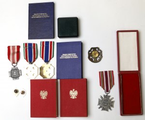 A set of decorations after a female soldier of the Home Army