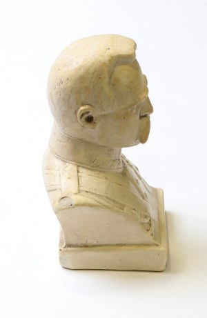 Druhá republika, busta Pilsudského - Roguski
