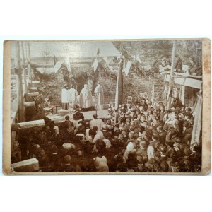 Fotografia z Mszy Świętej w kościele w Bóbrce z 1905 roku [ budowa kościoła, Bóbrka, podkarpacie]