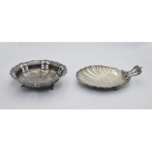 Two matching platters