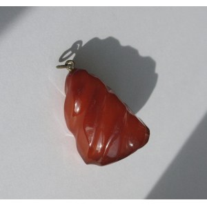 Amber pendant unique