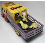 Chiny ciężarówka zabawkowa przewóz kaczek z oryginalnym kartonem lata 60/70-te XX wieku