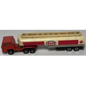 Francja ciężarówka cysterna Esso zabawkowa Majorette lata 70-te XX wieku