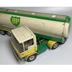 Niemcy ciężarówka zabawkowa cysterna BP lata 60/70-te XX wieku