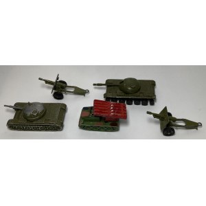 ZSRR zestaw zabawkowych pojazdów wojskowych lata 70/80-te XX wieku
