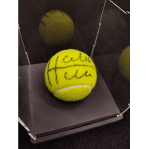Piłka z autografem Huberta Hurkacza