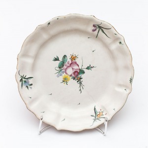 TALERZ Z POLNYMI KWIATAMI, Śląsk, Prószków, 1769-1783, Fajans, farby naszkliwne, śr.24,5 cm