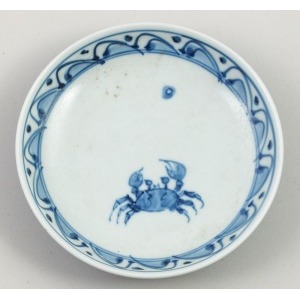 TALERZYK Z KRABEM, Chiny, XVIII/XIX w., Porcelana, kobalt poszkliwny, sr. 10 cm