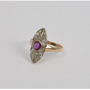 Ring mit rosa Saphir