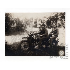 II RP Zdjęcie Żołnierze W.P. na Motocyklu Harley Davidson