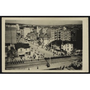 GDYNIA. Gdynia : Widok na ul. 10 Lutego ; 1934. Mare Nostrum, Gdynia. Pocztówka jednobarwna 9x14 cm...