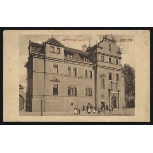 GNIEZNO. Gnesen : Kreisständehaus ; ok. 1915. J. Themal, Posen. Pocztówka jednobarwna 9x14 cm...