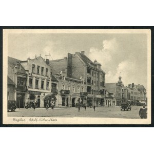 MOGILNO. Mogilno : Adolf-Hitler-Platz ; ok. 1940. Pocztówka jednobarwna 9x14 cm, verso czyste