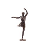 Edgar Degas (1834 Paříž - 1917 Paříž), Tanečnice, čtvrtá poloha vpřed na levé noze (Danseuse, position de quatrième devant sur la jambe gauche).