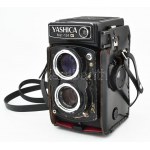 Yashica Mat 124G ikerlencsés reflex fényképezőgép, Yashinon 3,5/80mm objektívvel, eredeti bőr tokjában, elemmel...