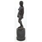 Sóváry János (1895-1966): Női akt. Patinázott bronz, márvány talapzaton. Jelzett: Sóváry J...
