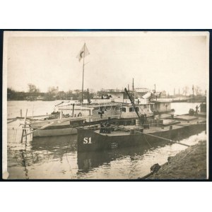 cca 1914-1918 Az Osztrák-Magyar Cs. és Kir. Dunaflottilla (K. u. k. Donauflottille) kórházhajója. Eredeti fotó...
