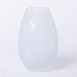 Deco-Glass Glassworks, Krosno, Leaf vase, early 21st century.