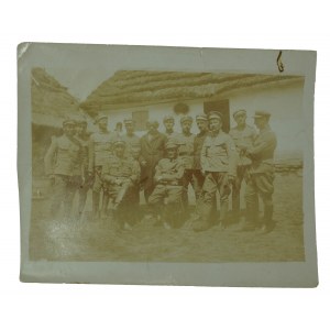 Fotografia zbiorowa żołnierzy Legionów Polskich, datowana 6.VII.1919r., f. 11 x 8,7cm[BS]