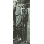 [7 PSK] Lancer des 7. Regiments der berittenen Schützen, hervorstehender Degen mit Riemen an der Seite, Regimentsabzeichen