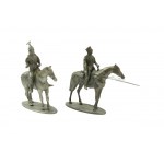 Dwie miniaturowe figurki: 1. Ułan z lancą, 2. Rycerz w zbroi z tarczą [metal]
