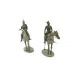 Dwie miniaturowe figurki: 1. Ułan z lancą, 2. Rycerz w zbroi z tarczą [metal]