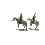 Dwie miniaturowe figurki: 1. Ułan z lancą, 2. Rycerz w zbroi z tarczą [metal]