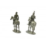 Dwie miniaturowe figurki: 1. Ułan z lancą, 2. Rycerz w zbroi z tarczą [metal]