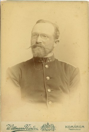 Kapt. of Austrian troops, photo: Komarom - Nander, ca. 1890