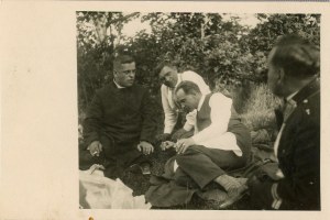 Belina-Prażmowski Wladyslaw during the picnic.