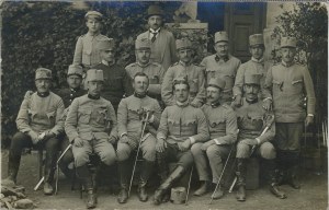 Groupe d'officiers, jusqu'en 1918.
