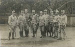 Skupina dôstojníkov do roku 1918.