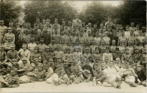 PRVÁ SVETOVÁ VOJNA] Skupina dôstojníkov a vojakov, 1915