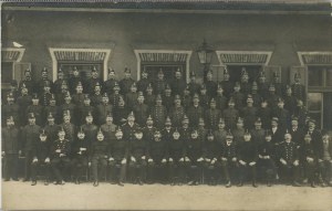avant la première guerre mondiale] Groupe d'officiers, 1910