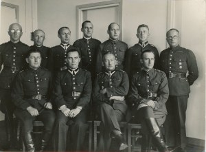 II RP] Grupa oficerów, 2 fot., ok. 1925