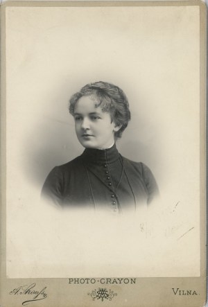 Frau, Vilnius, Foto von Strauss, um 1900.