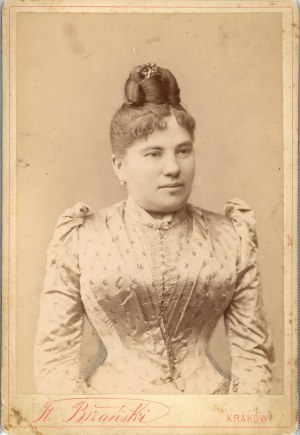 Femme, Cracovie, photo de Bizański, 1890.