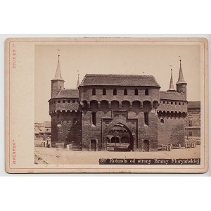 Krakow - Rotunda from the side of the Florian Gate, Krakow, photo by Krieger.