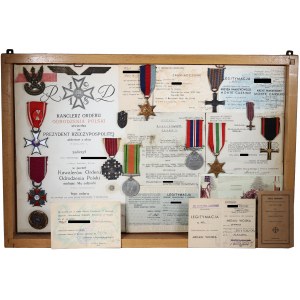 PSZnZ, vetrina di distintivi e medaglie del sergente di plotone dell'11° Battaglione comunicazioni