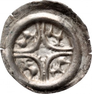 Leszek Biely 1202-1227, brakteát, Krakov, kríž so štyrmi oblúkmi s jeleňmi