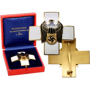 Germany, Third Reich, Badge of Merit to German Care, 2nd Class (Ehrenzeihen fur deütsche Volkspflege 2. Stufe)