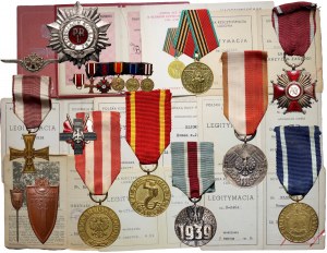 Poľsko, raná PRL, súbor 10 vyznamenaní a medailí, z ktorých každá je určená pre jednu osobu