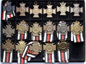 Allemagne, Troisième Reich, Croix d'honneur 1914-1918 (Croix de Hindenburg), ensemble des 3 versions, ensemble de 17 pièces