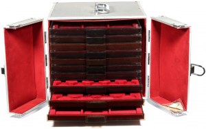 Leuchtturm, Aluminum transport trunk +10 pallets