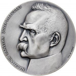 medal NACZELNIK PAŃSTWA JÓZEF PIŁSUDSKI, 1987, srebro Ag, masa rzeczywista: 146 g, nakład: 30 sztuk, CIENKI